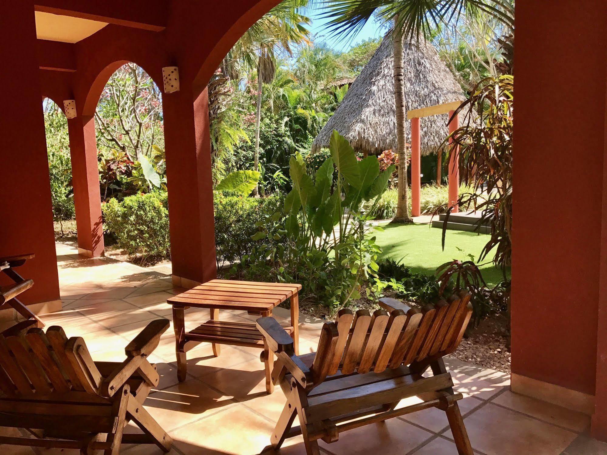 Hotel Cantarana Playa Grande Exterior photo